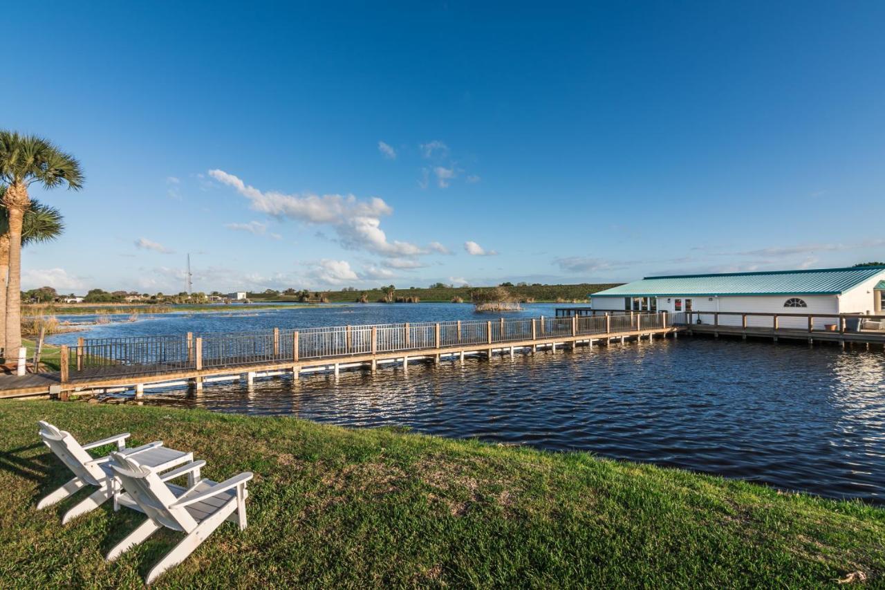 Days Inn & Suites By Wyndham Lake Okeechobee Exterior photo